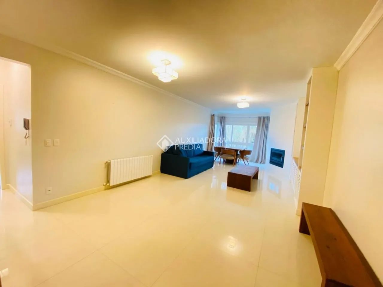 Apartamento com 3 Dormitórios - Foto 2