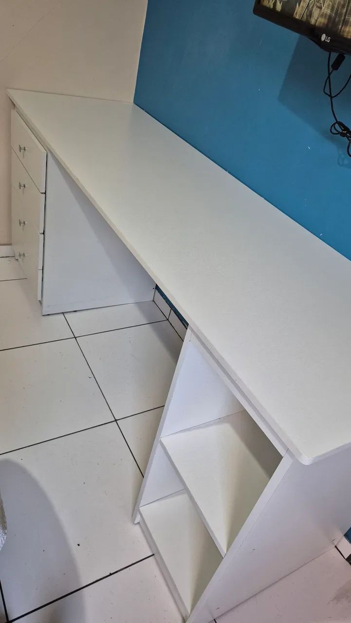 Escrivaninha em MDF - Ótimo estado  - Foto 3