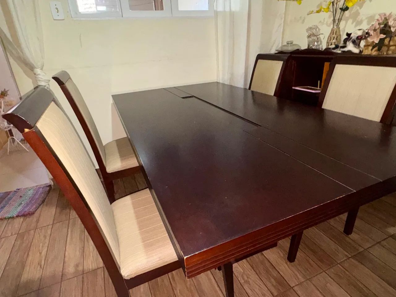 MESA COM 4 CADEIRAS