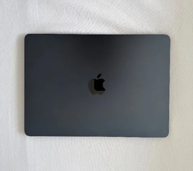 Macbook M3 512 SSD, 8G de Ram 13 polegadas 