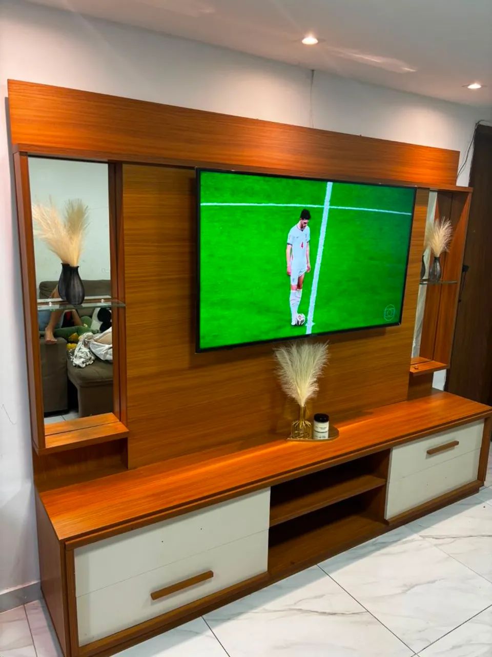 Painel para TV de até 75 polegadas. - Foto 2