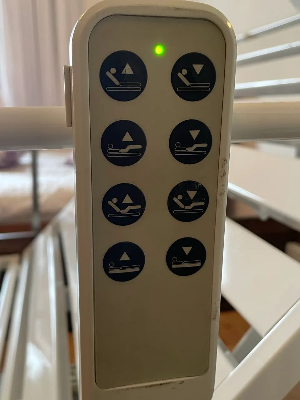 Cama Hospitalar Elétrica Articulada com Controle + Colchão - Foto 6