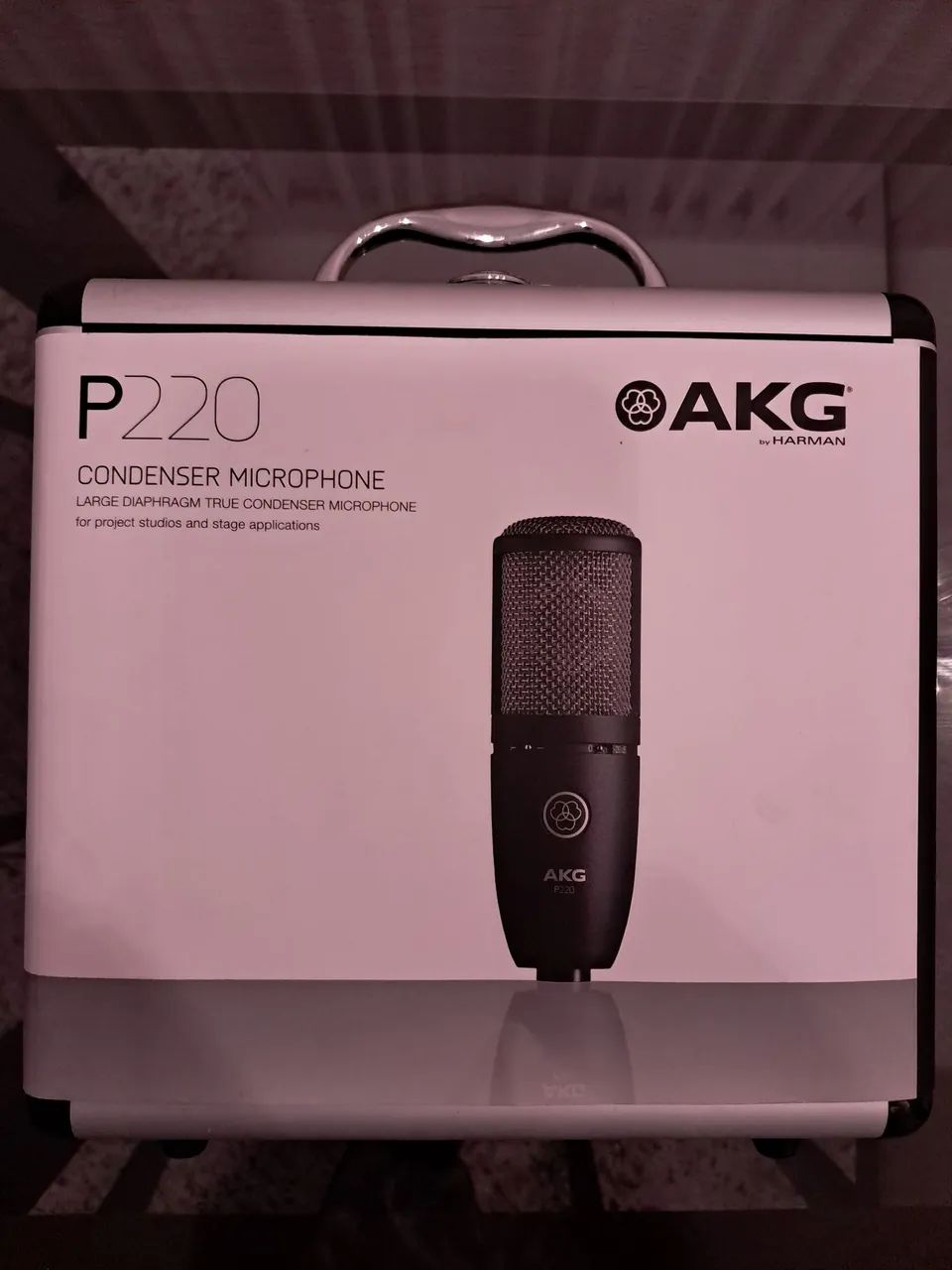 Microfone AKG P220 condensador cardioide - Foto 4