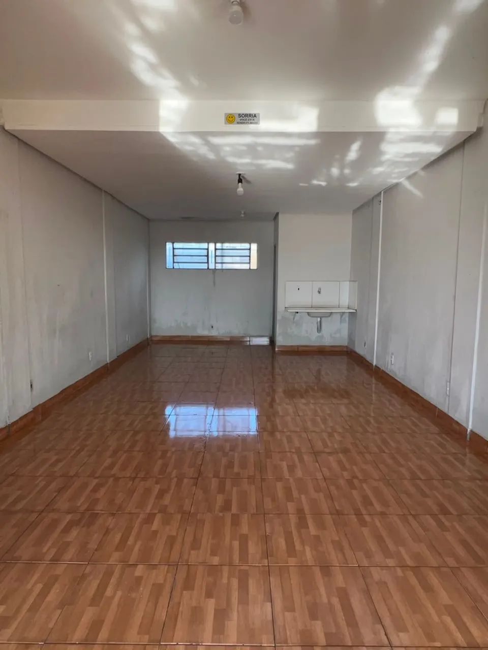 ? ALUGA-SE SALA COMERCIAL