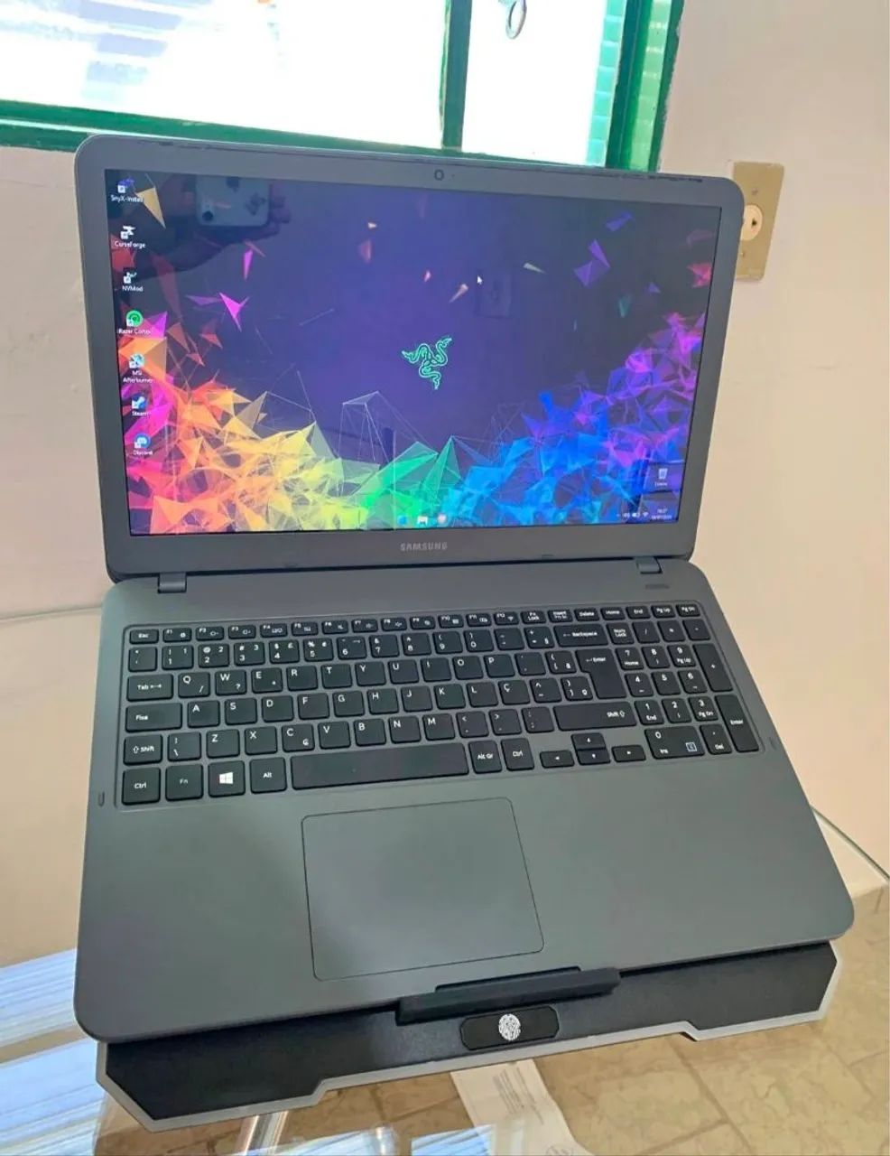 Vendo notebook Samsung em perfeito estado.
