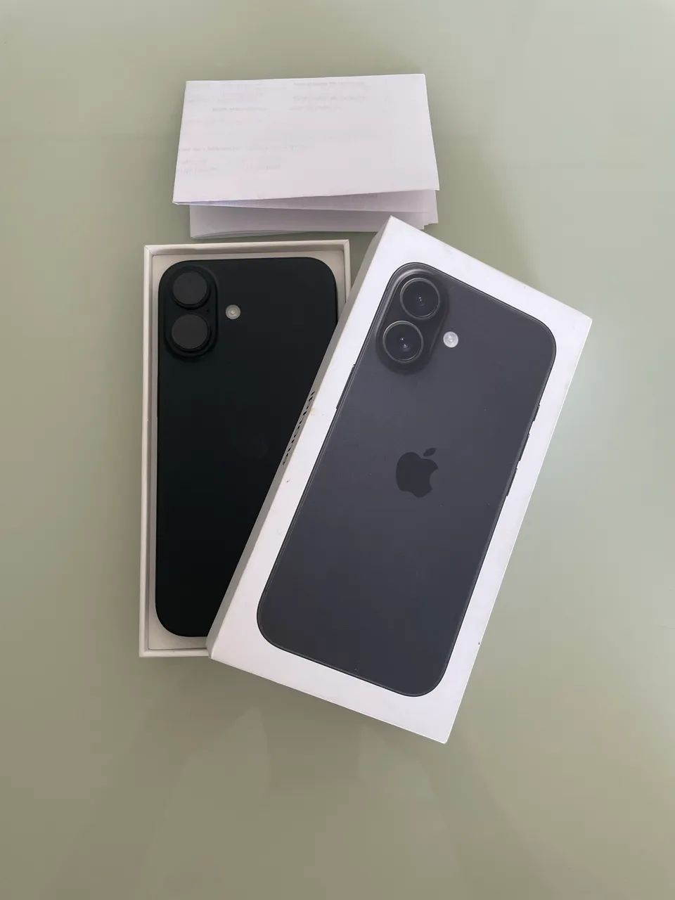 iPhone 16
