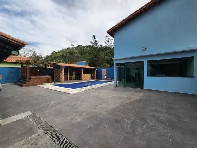 Excelente casa com piscina  próximo ao centro de Juquitiba - Foto 2