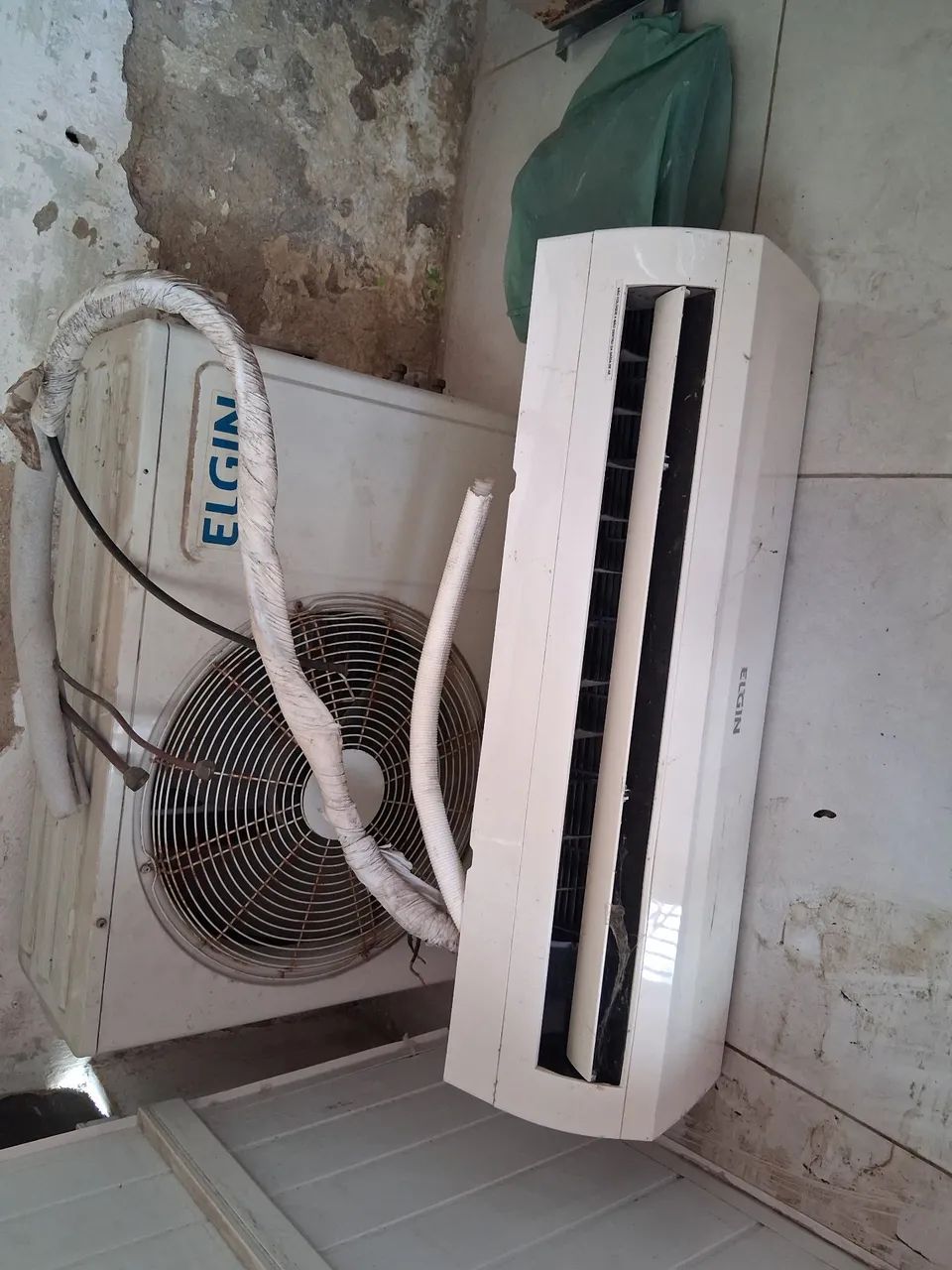 SÃO DOIS AR CONDICIONADOS. - Foto 2