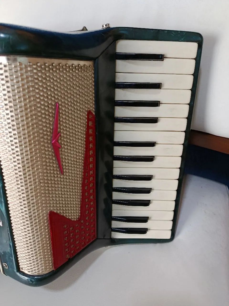 ACORDEON SANFONA UNIVERSAL 32 BX HIPER NOVA E AFINADA  - Foto 4