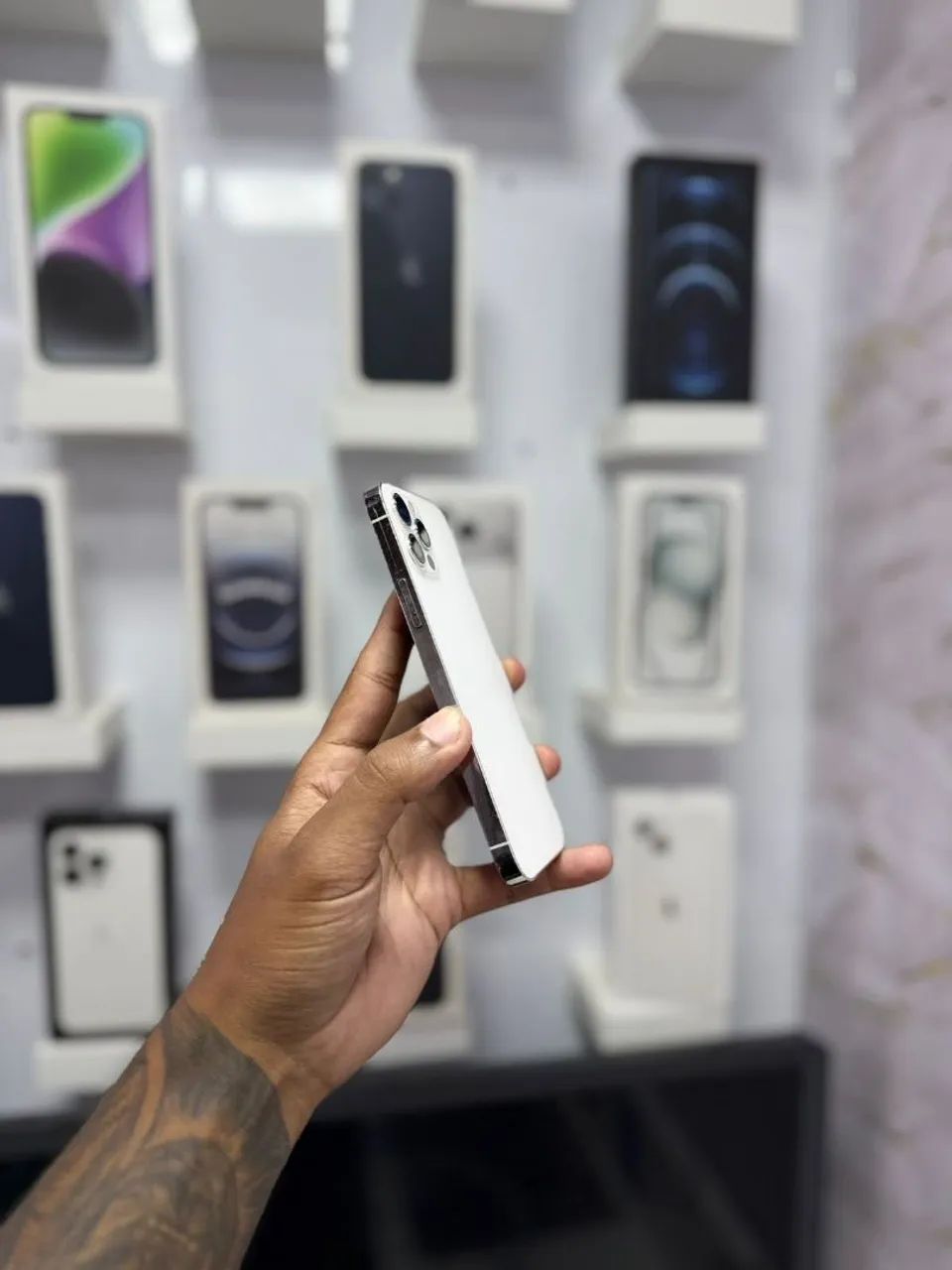 IPHONE 12 PRO 256GV<br>R$ 2.299,00 MUITO TOP - Foto 2