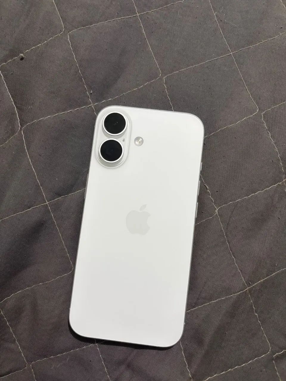 Iphone 16 novo, com caixa original e capinha  - Foto 2