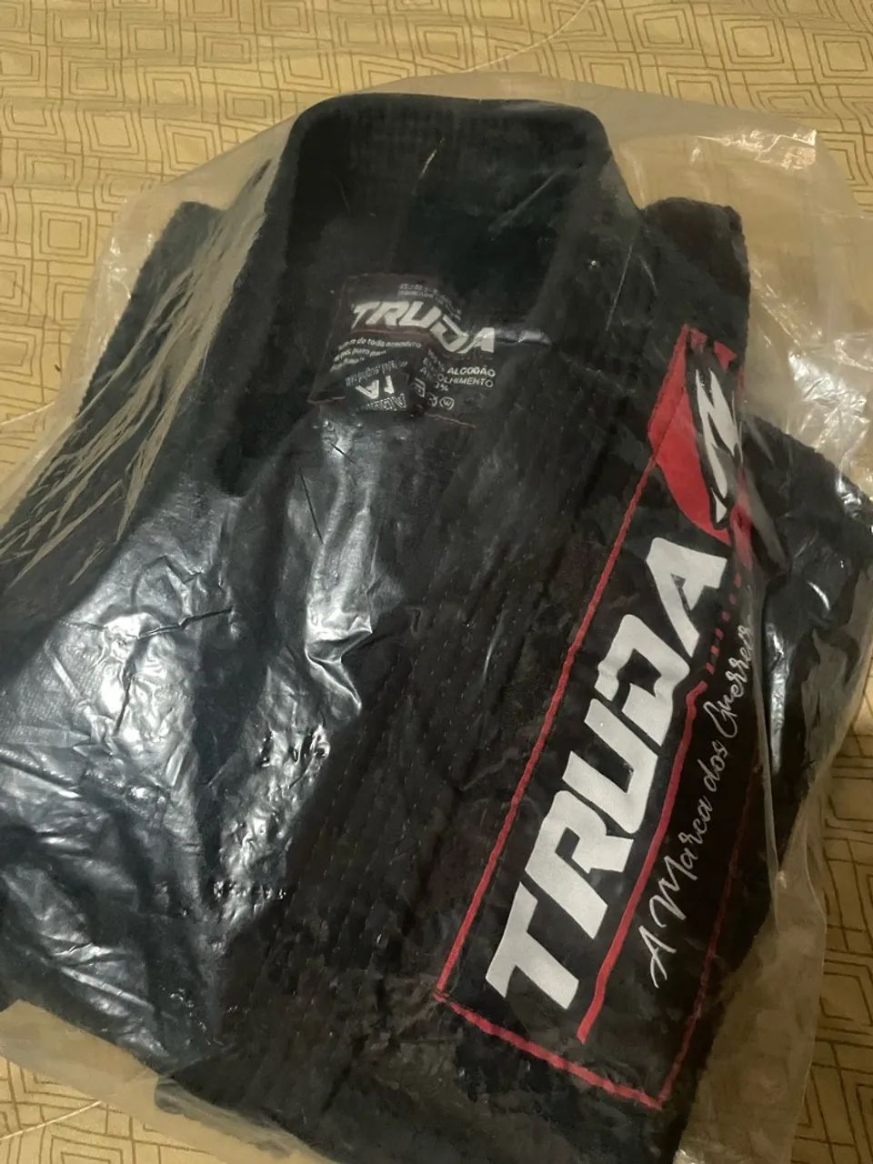 Vende - se kimono da TRUDA novo