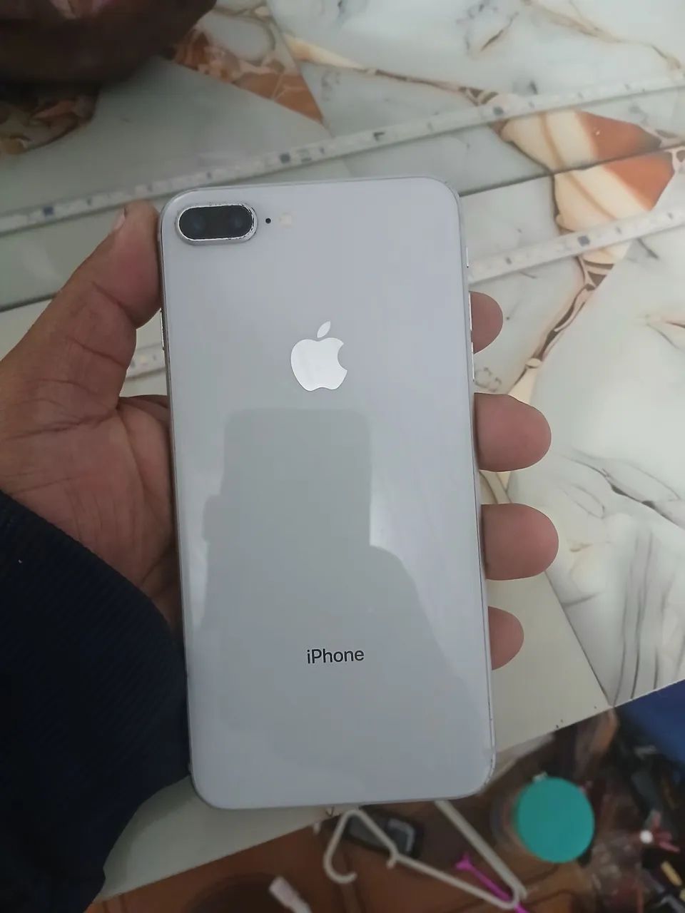 Iphone 8 plus 90 de bateria 64 de memória  - Foto 2