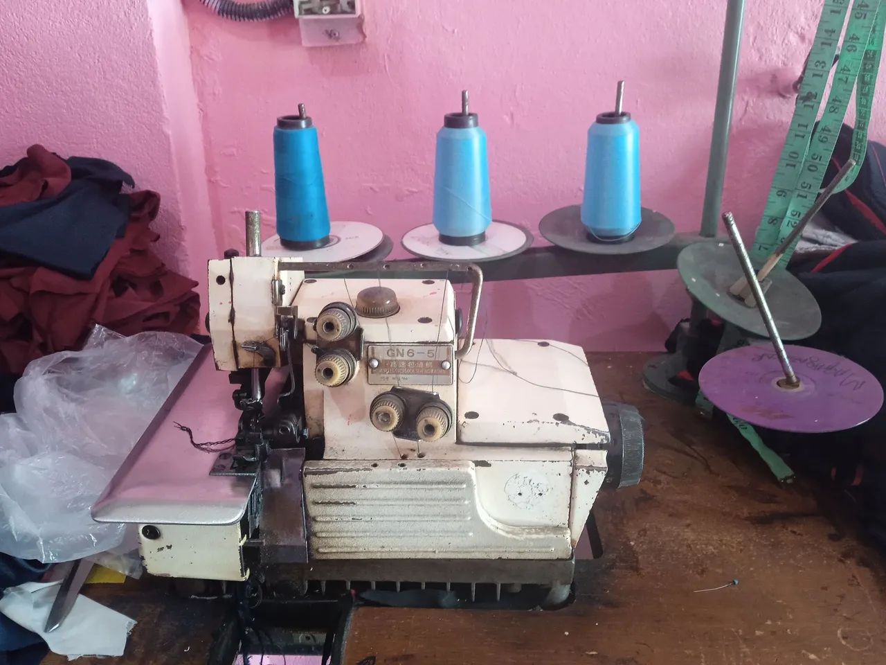 Máquina overlock  - Foto 3