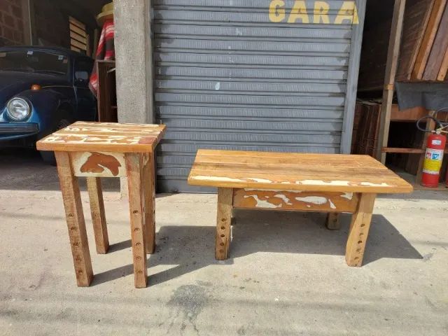 Mesa de centro e canto em madeira de demolição maciça rústicas 