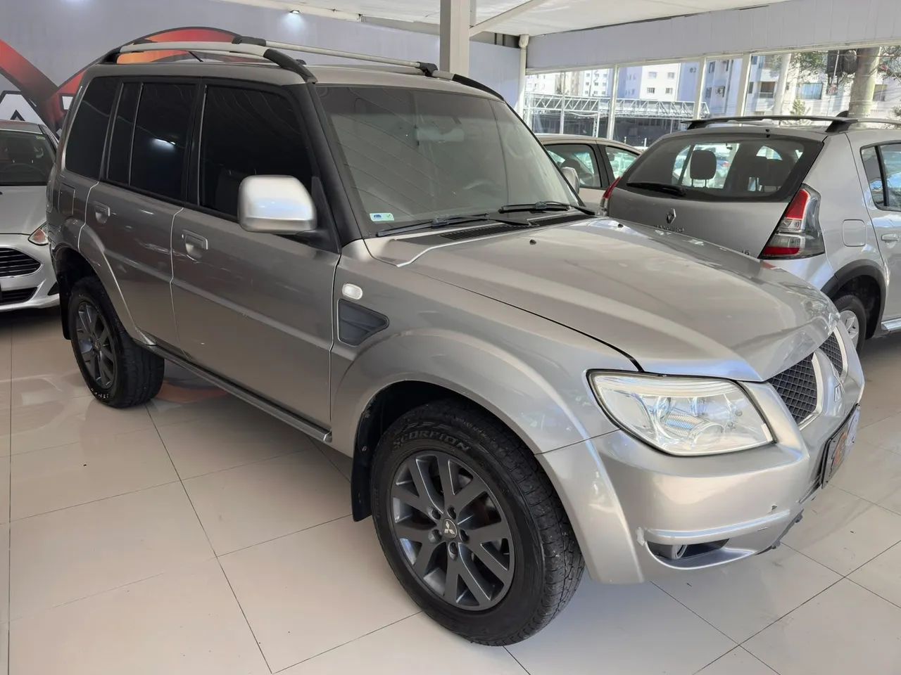 Mitsubishi Pajero TR4 2.0 Flex 16V 4X2 Aut. 2013 - Foto 3
