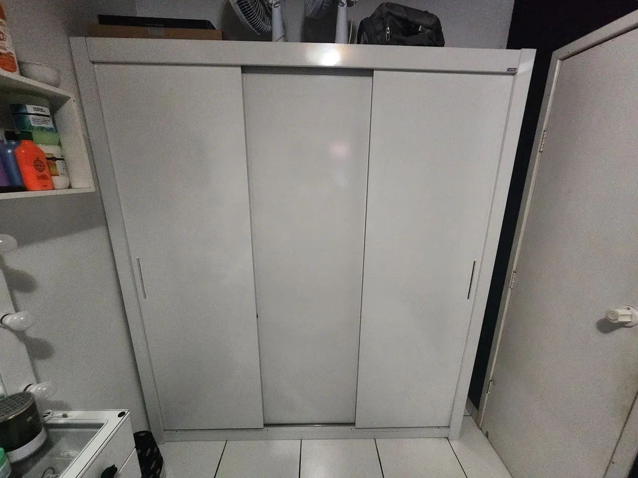 Guarda-Roupa Branco 3 Portas de Correr - Ótimo Estado - Foto 4