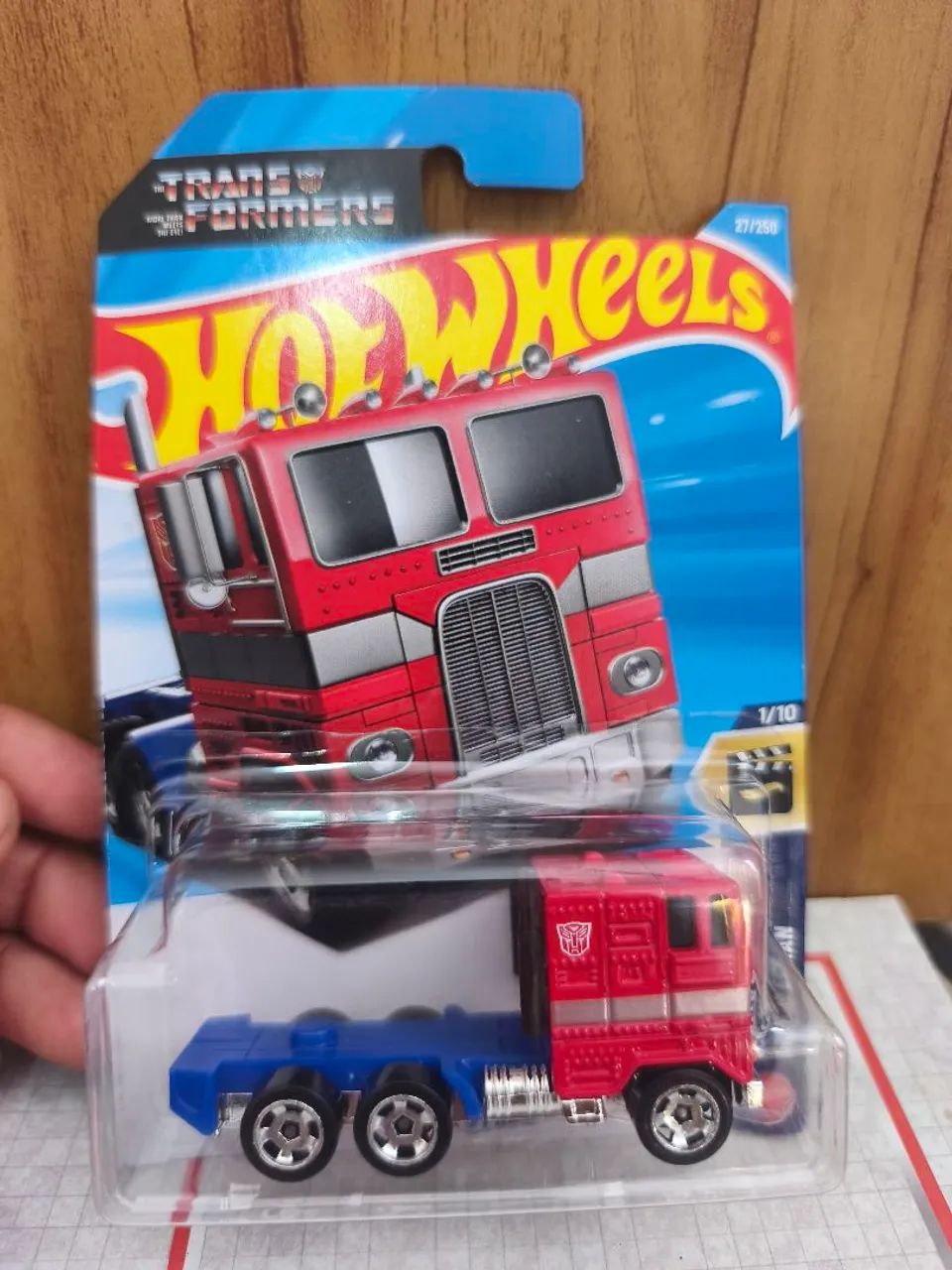 Hotwheels Optimos Prime65580443216515120
