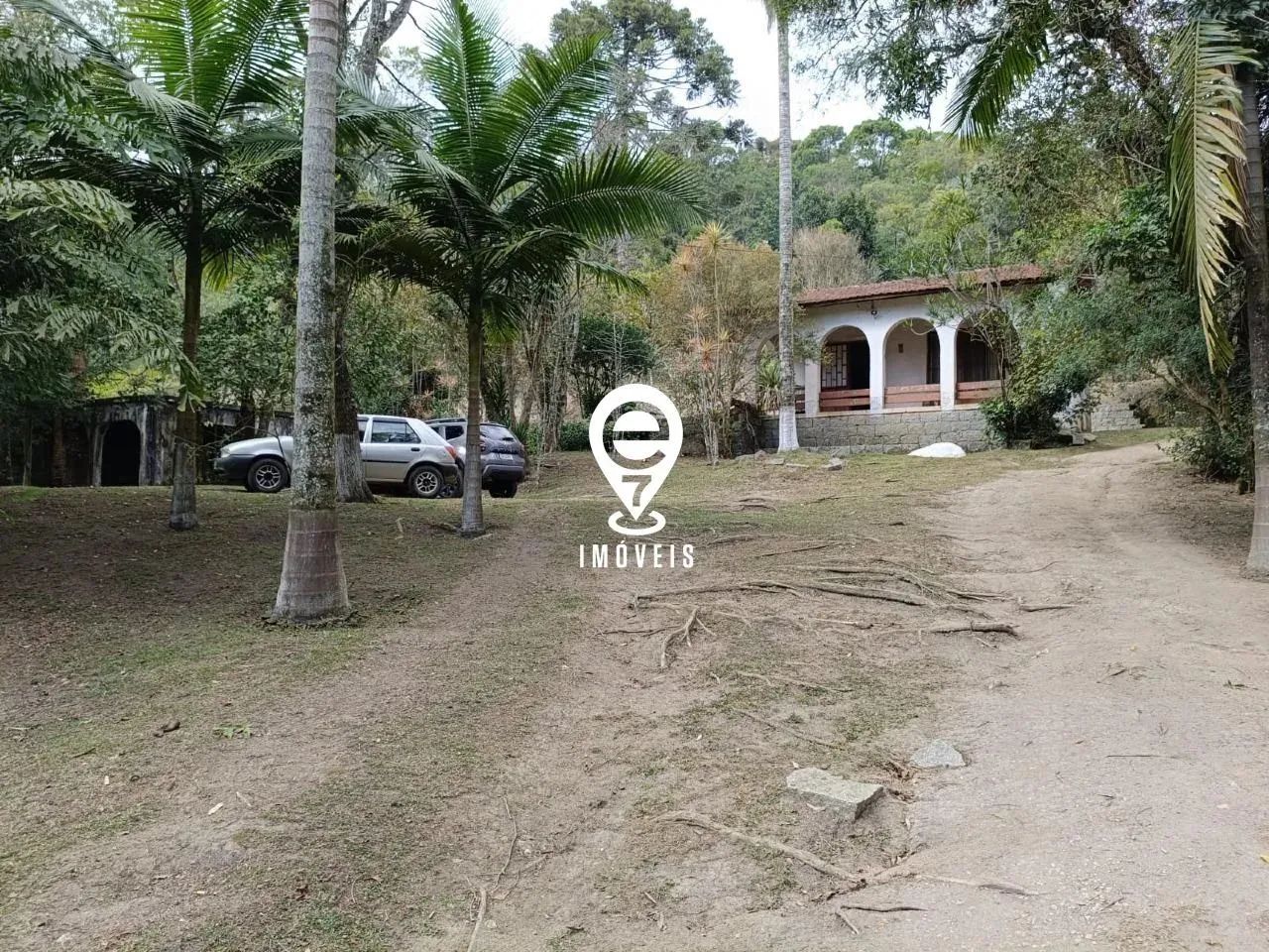 SITIO A VENDA DE 3.200 M² NO JARAGUA