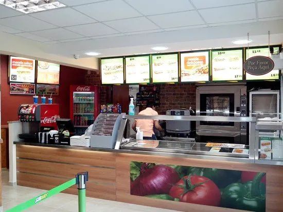Balcão refrigerado e balcão de atendimento 