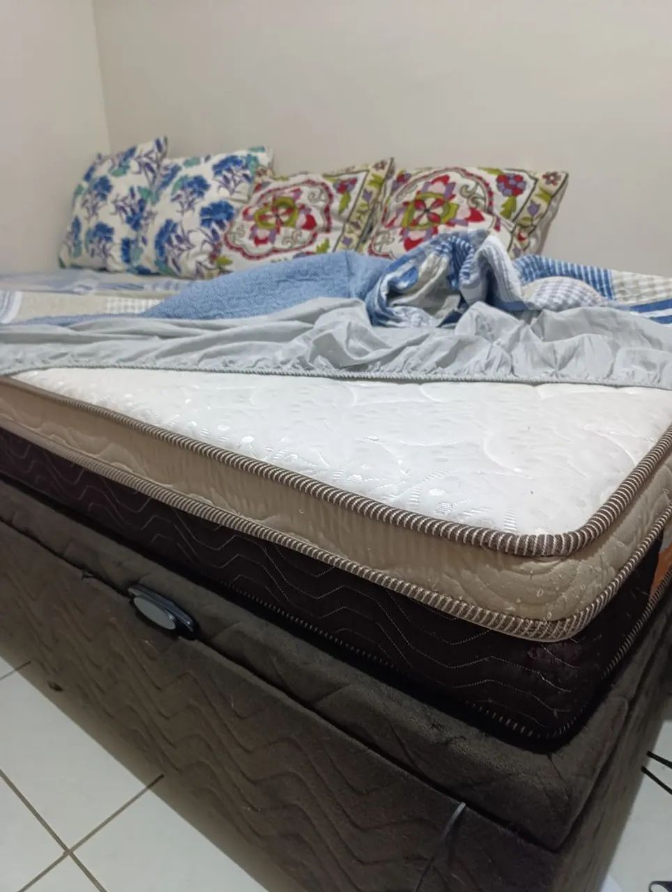 CAMA DE SOLTEIRO SEMINOVA