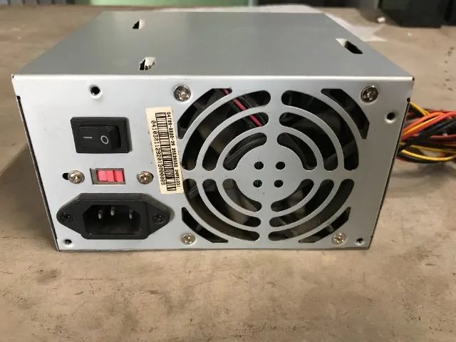 Fonte Coletek DSE-205S2 24pinos 200w Sata ATX - Foto 3