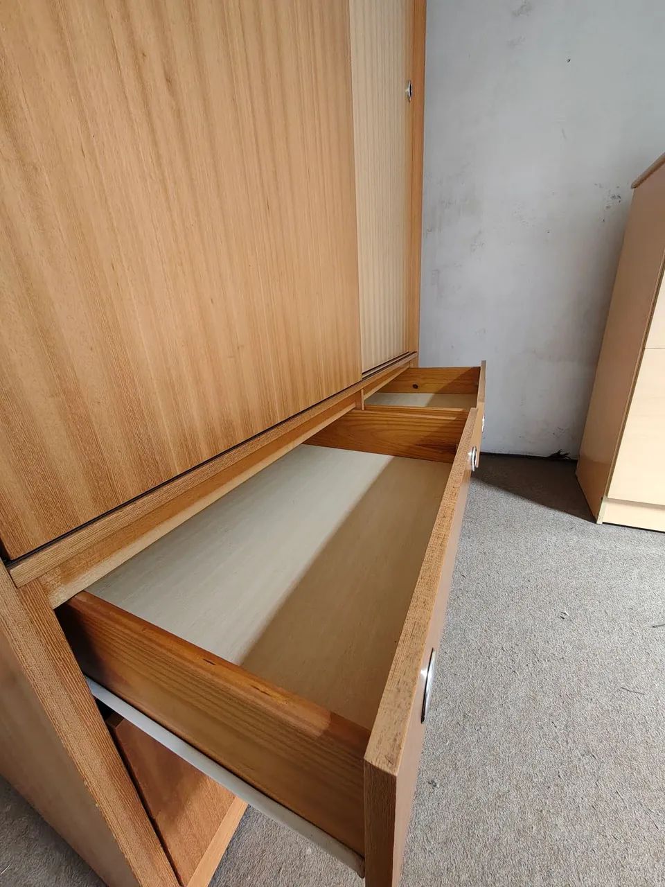 Guarda-Roupa de Solteiro com Portas de Correr e 6 Gavetas - Foto 4