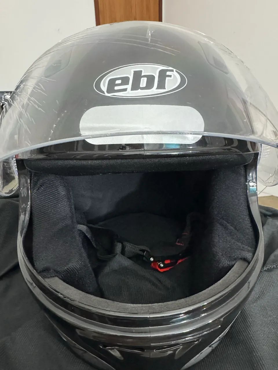 Capacete zero no Plástico 