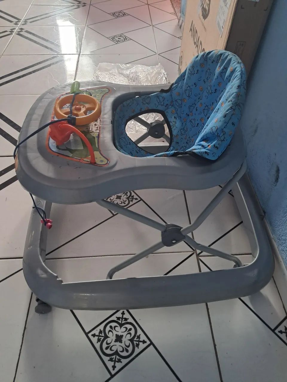 Andador de bebe na caixa  - Foto 5