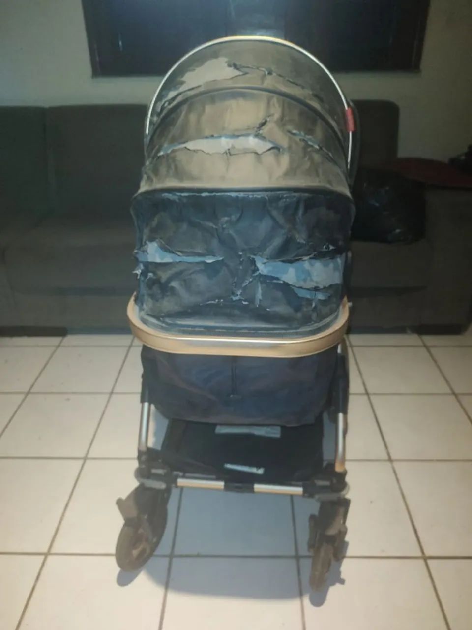 Carrinho de bebê baratinho pra vender logo - Foto 2