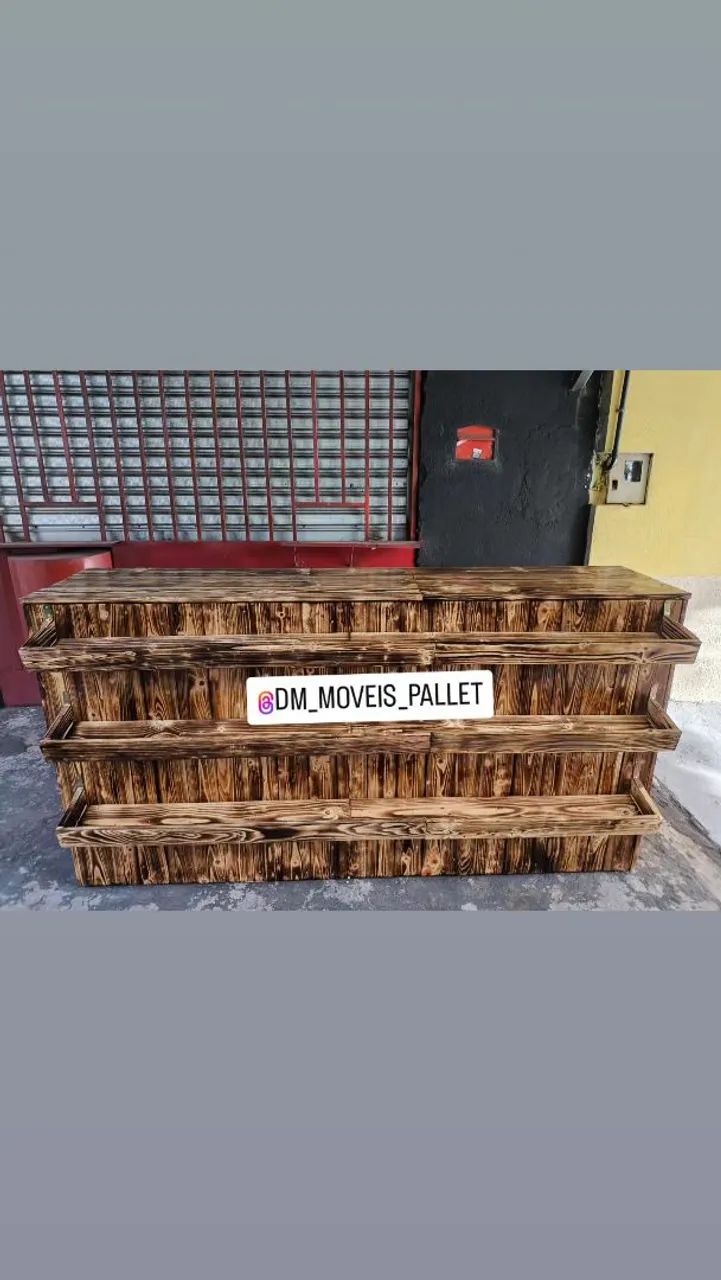 Balcão caixa com expositores pallet rústico 