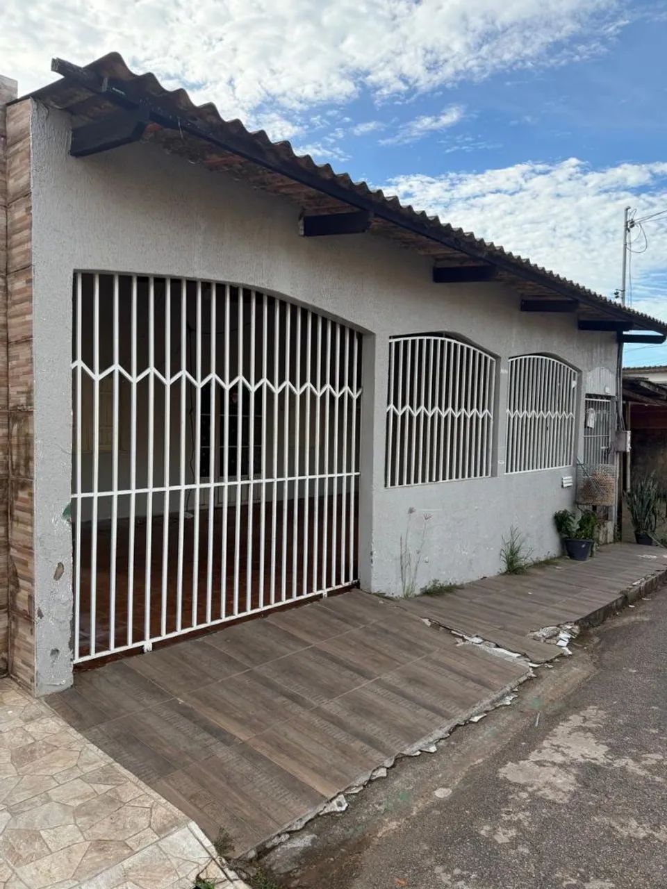 Vendo ou troco Casa na estacao experimental 
