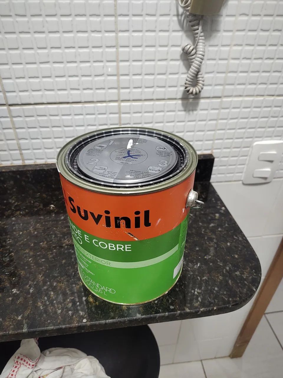 Suvinil Acrylic Paint for Walls (Snow White)