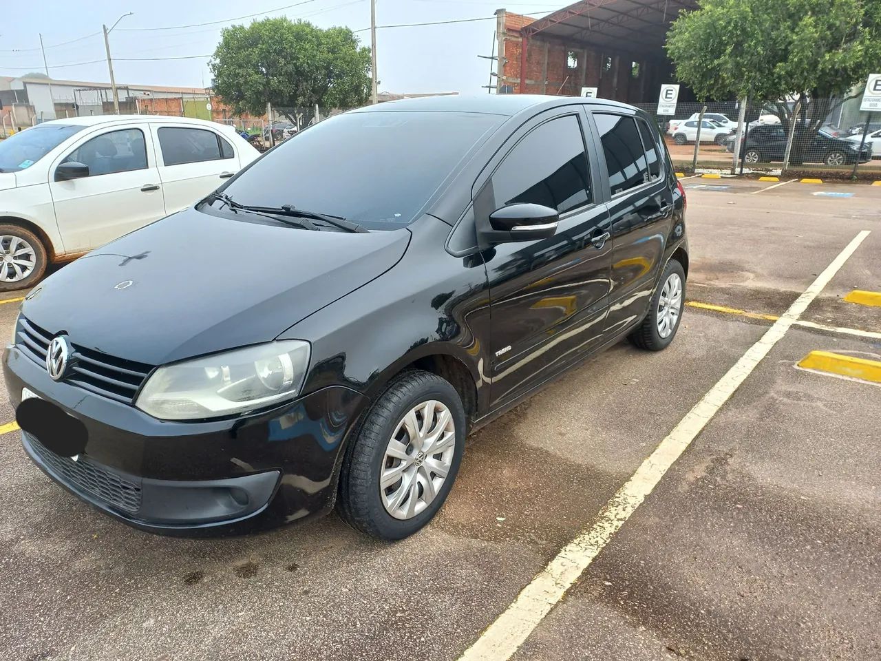 Volkswagen Fox Fox 1.0 Mi Total Flex 8V 3p 2013