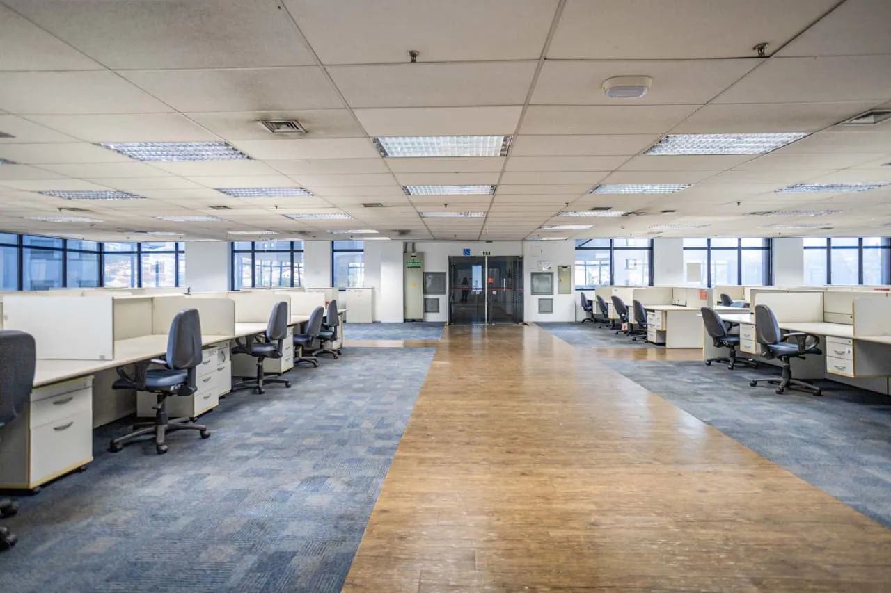 Prédio comercial na Avenida Giovanni Gronchi, 7143 - 3 Andar  1200 m²