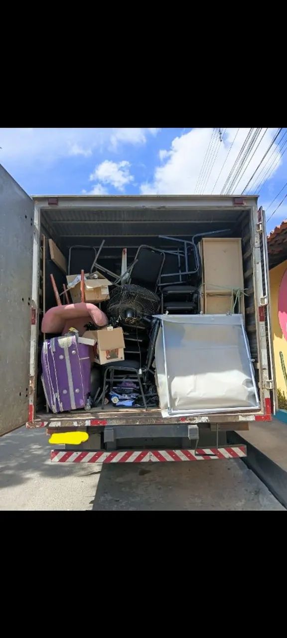 *  CAMINHÃO BAÚ DE FRETES E MUDANÇAS EM GERAL  * - Foto 2
