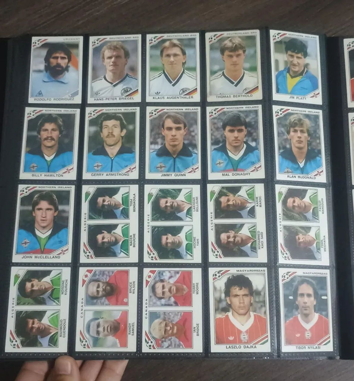 Figurinhas de 1982 e 1986 