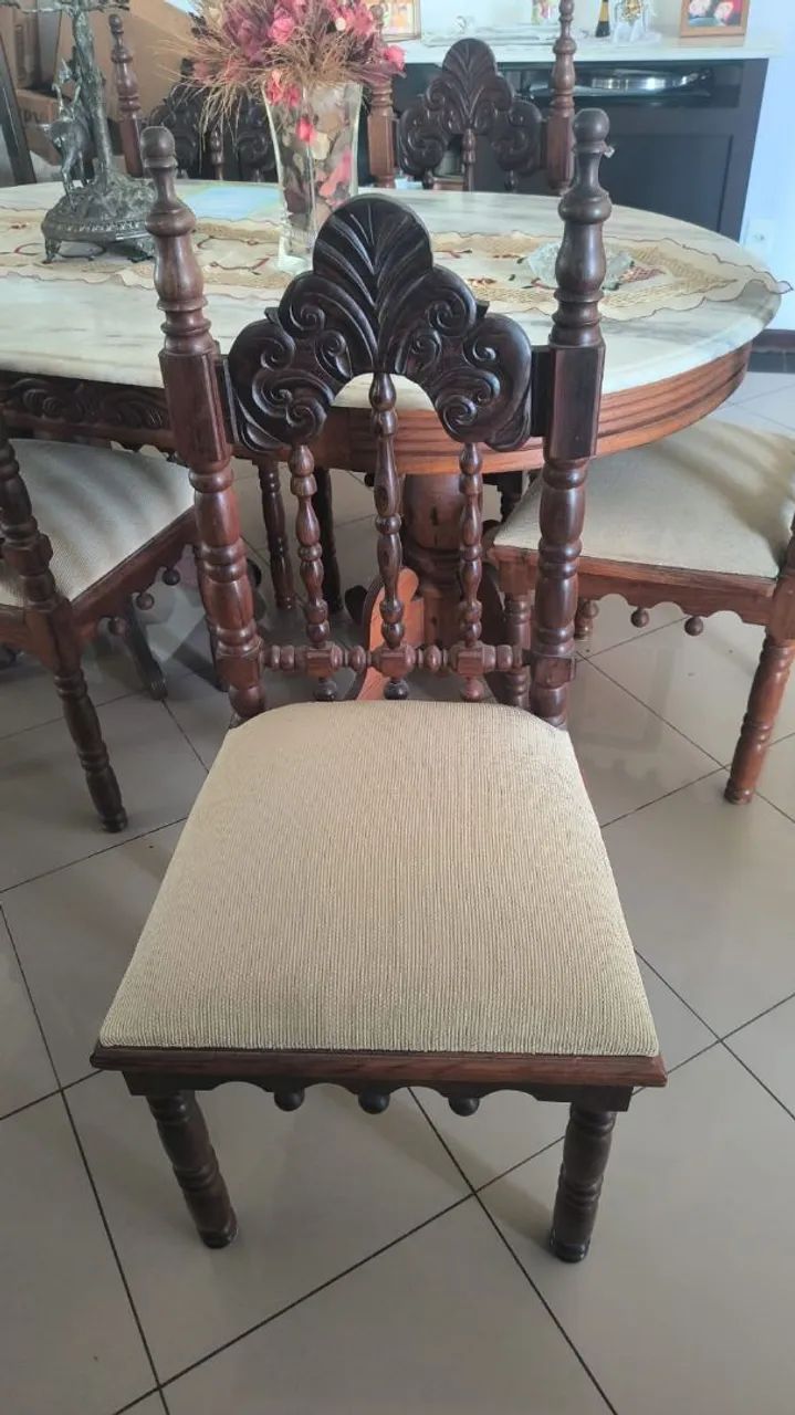 Mesa antiga de seis cadeiras - Foto 2