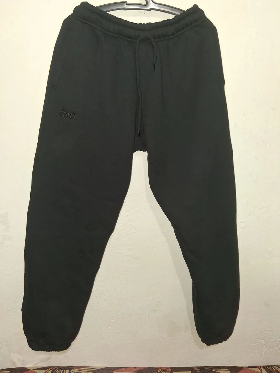 CALÇA PRETA MOLETOM - Foto 3