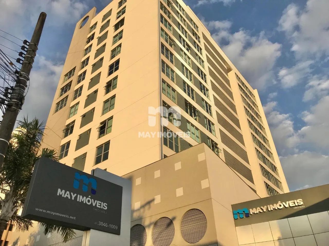 Sala comercial mobiliada em localização privilegiada no Centro de Itajaí - Foto 2