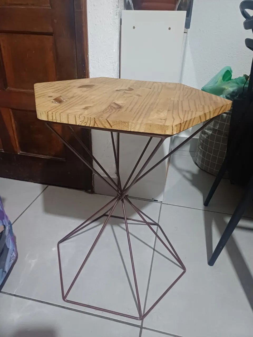 Mesa lateral hexagonal - Foto 2
