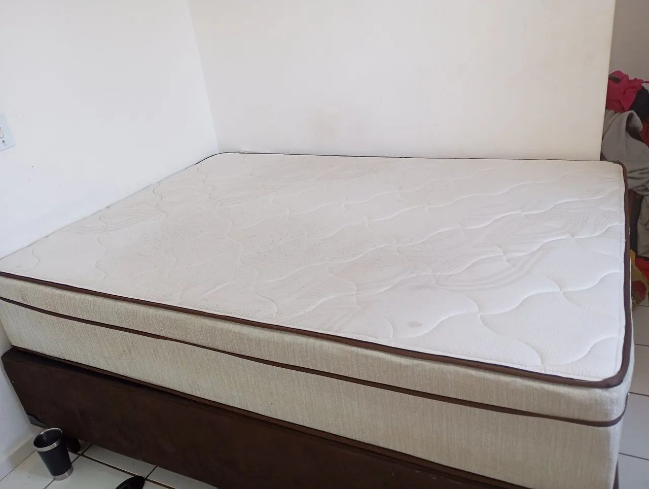 VENDO CAMA KING SIZE POR 800