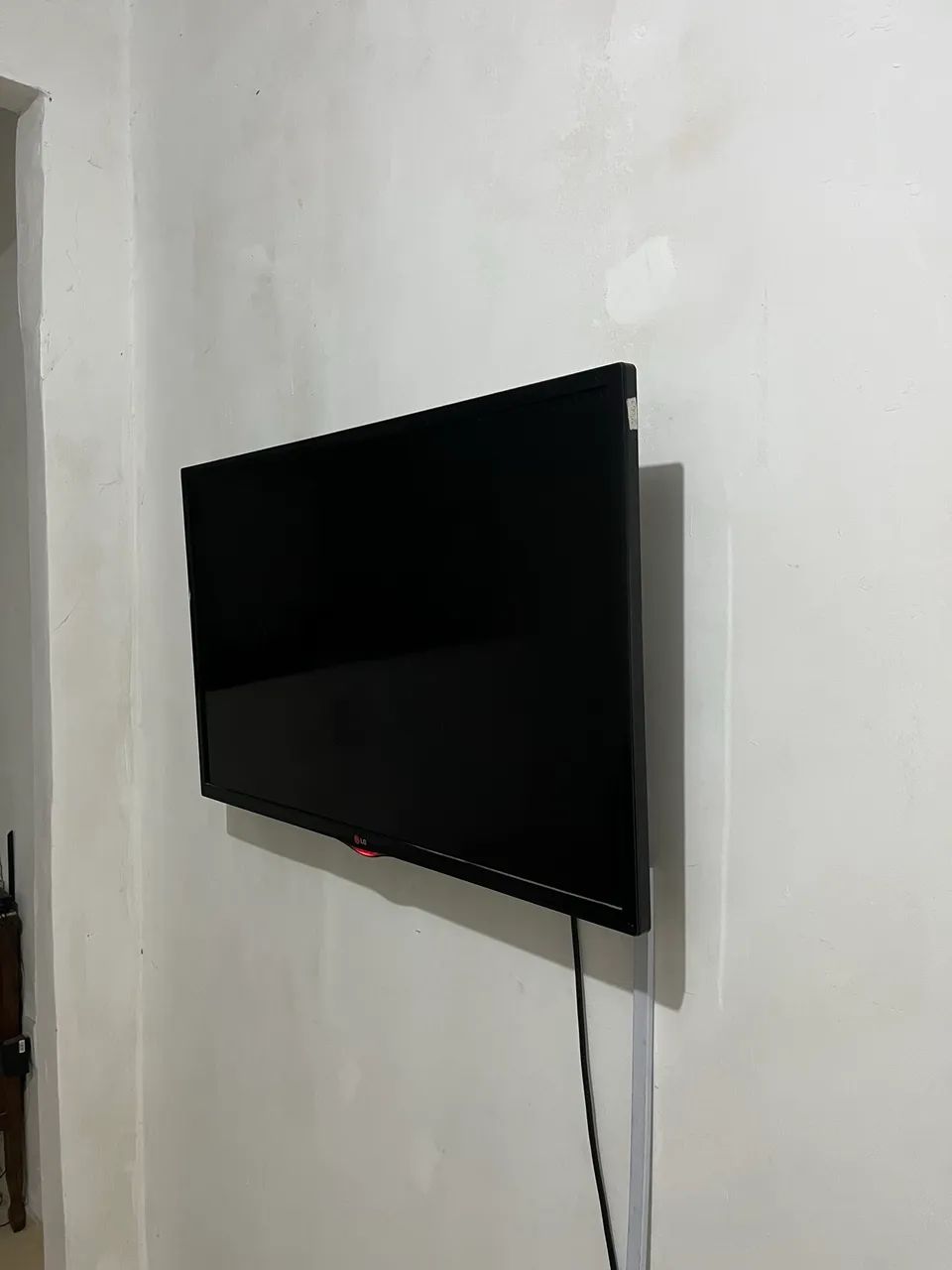 Tv LG 41 polegadas acompanhada de Xiaomi Box 4k