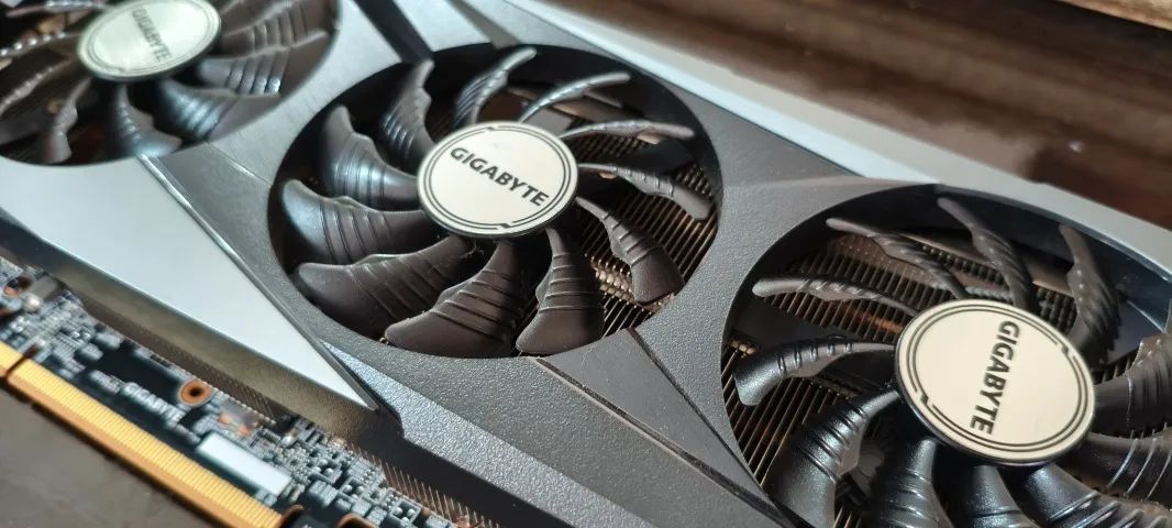 Gigabyte RX 7600 8Gb - Foto 4