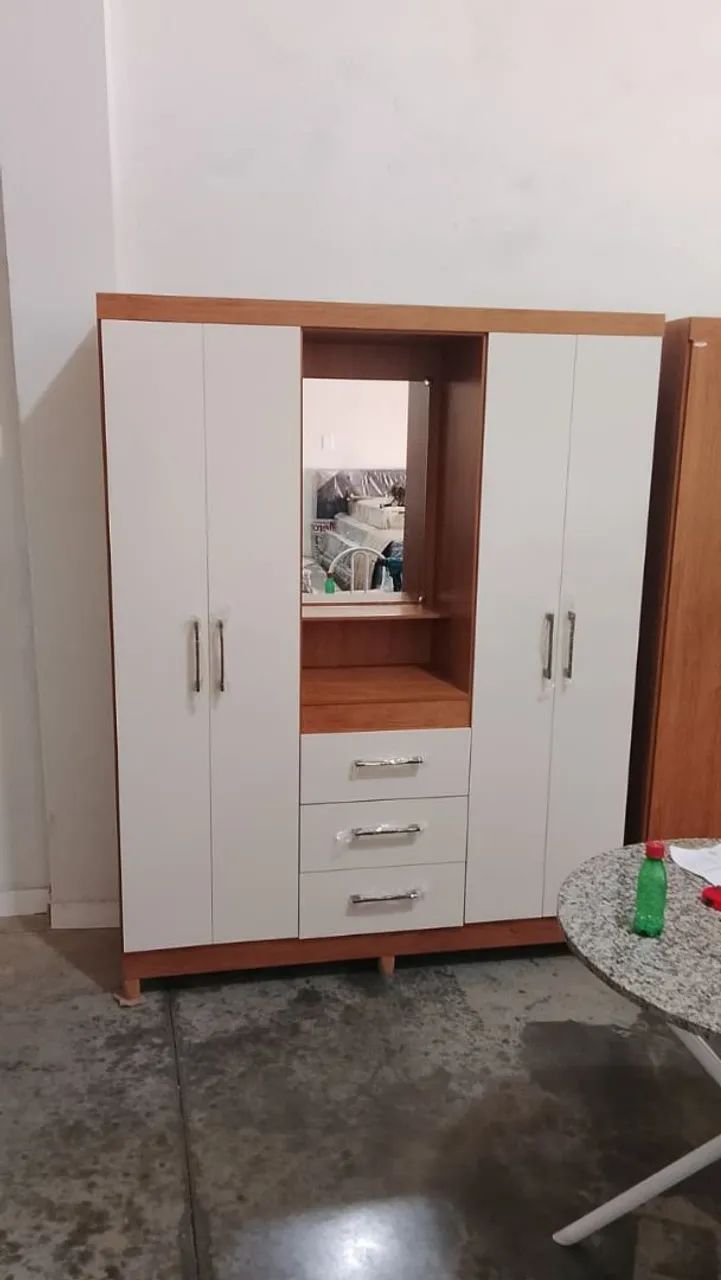 Guarda roupa novo
