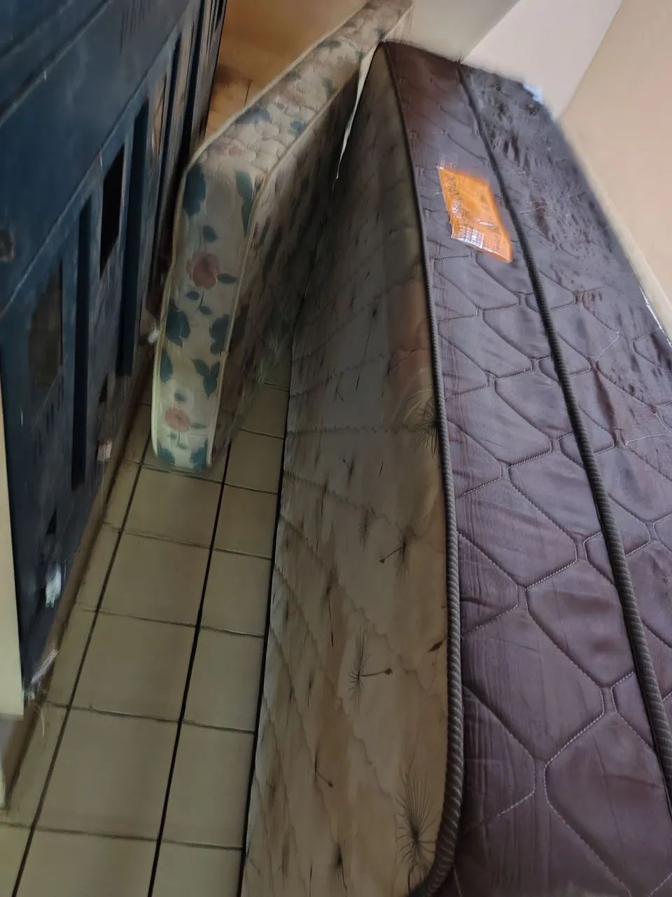 Cama box e colchão solteiro