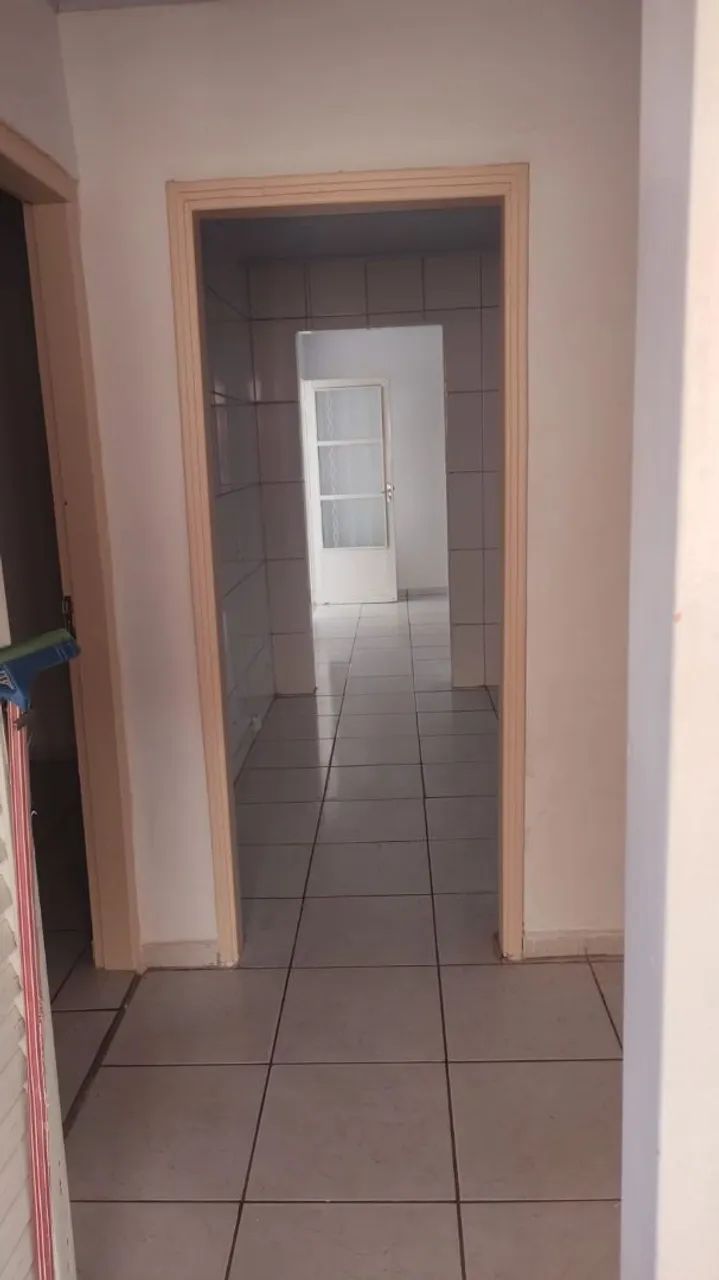 Aluga-se casa com 3 quartos na Vila Industrial  - Foto 2