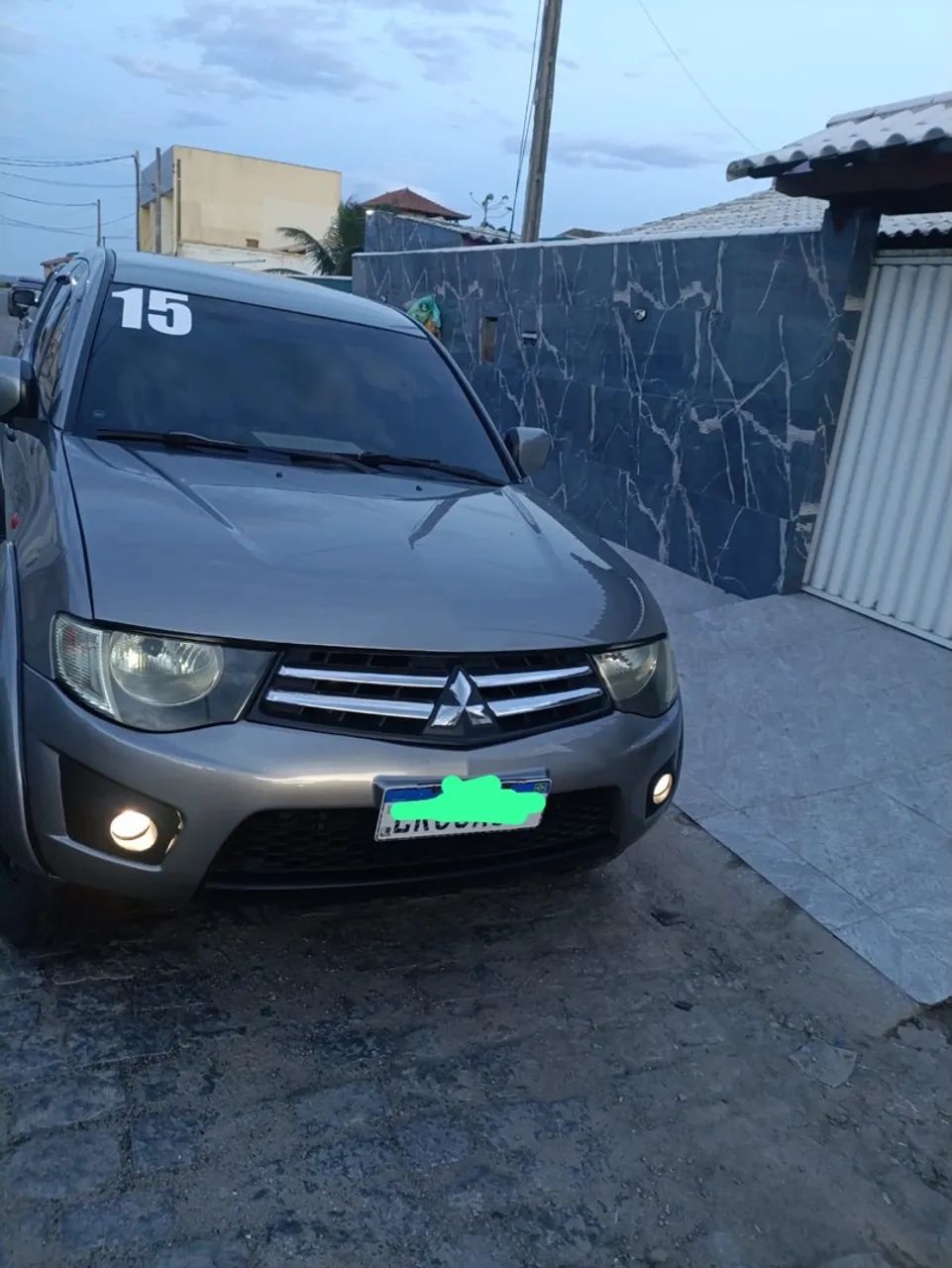 Mitsubishi L200 Triton HLS 2.4 Flex 16V CD Mec. 2015 2015