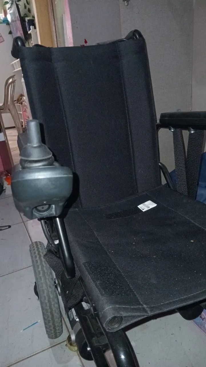 Vendo cadeira motorizada da freedom - Foto 5