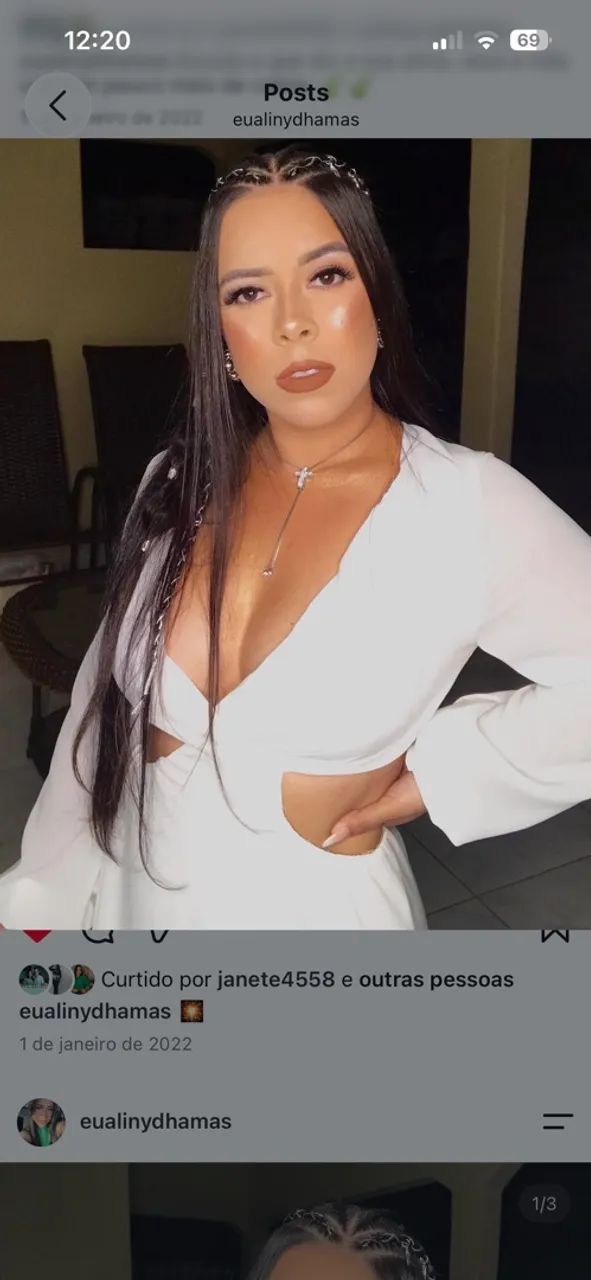 Vestido branco com recortes 